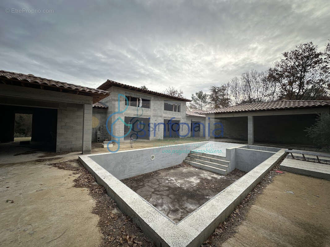 Maison à SAINTE-ANASTASIE