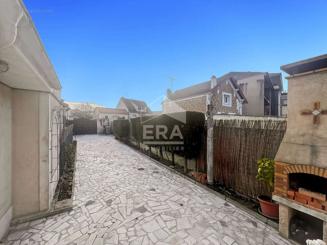 Maison à DAMMARIE-LES-LYS