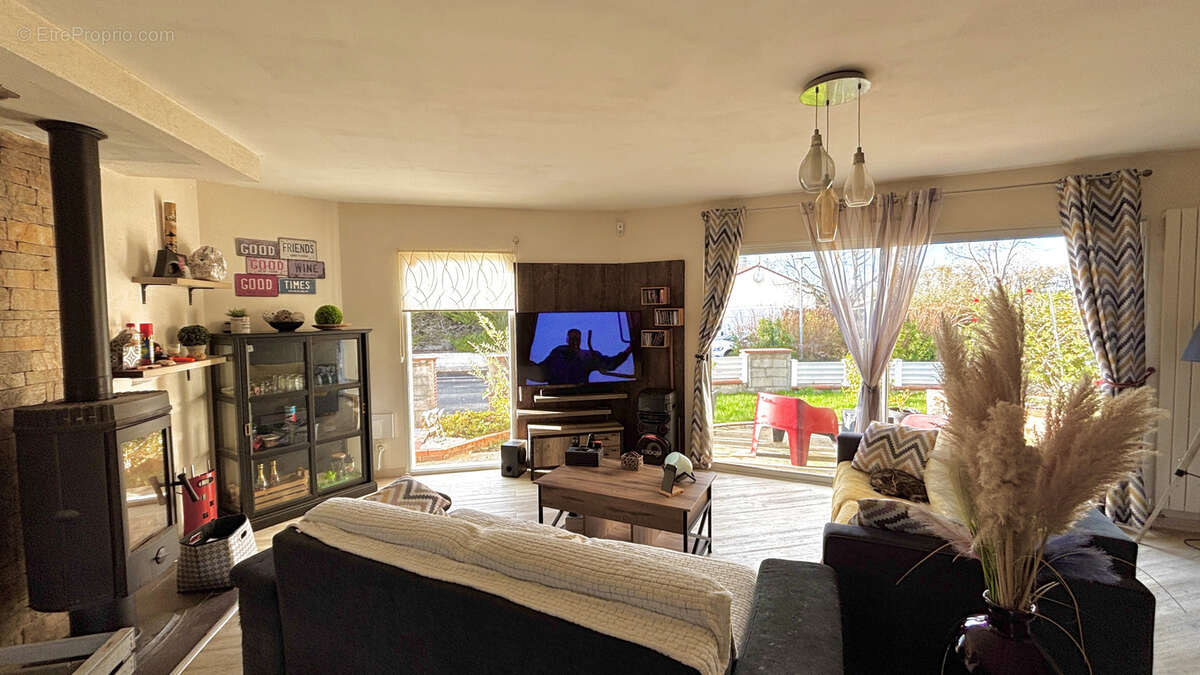 Maison à CHANTELOUP-LES-BOIS