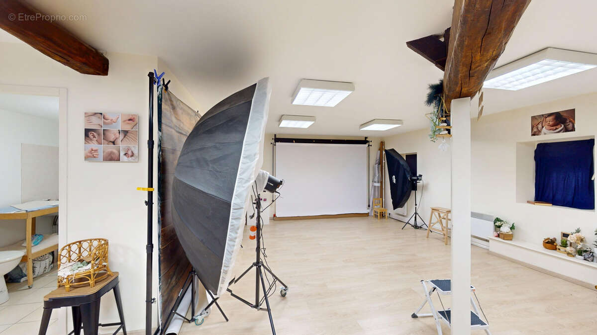 Commerce à CARBONNE