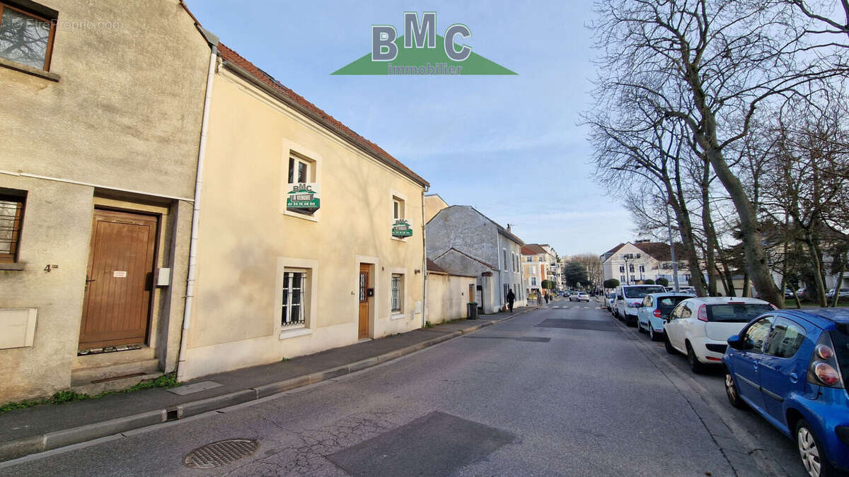 Maison à LE PLESSIS-BOUCHARD