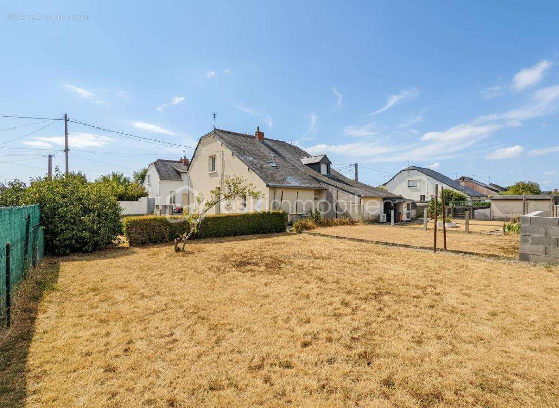 Maison familiale avec dépendance et fort potentiel - photo 10