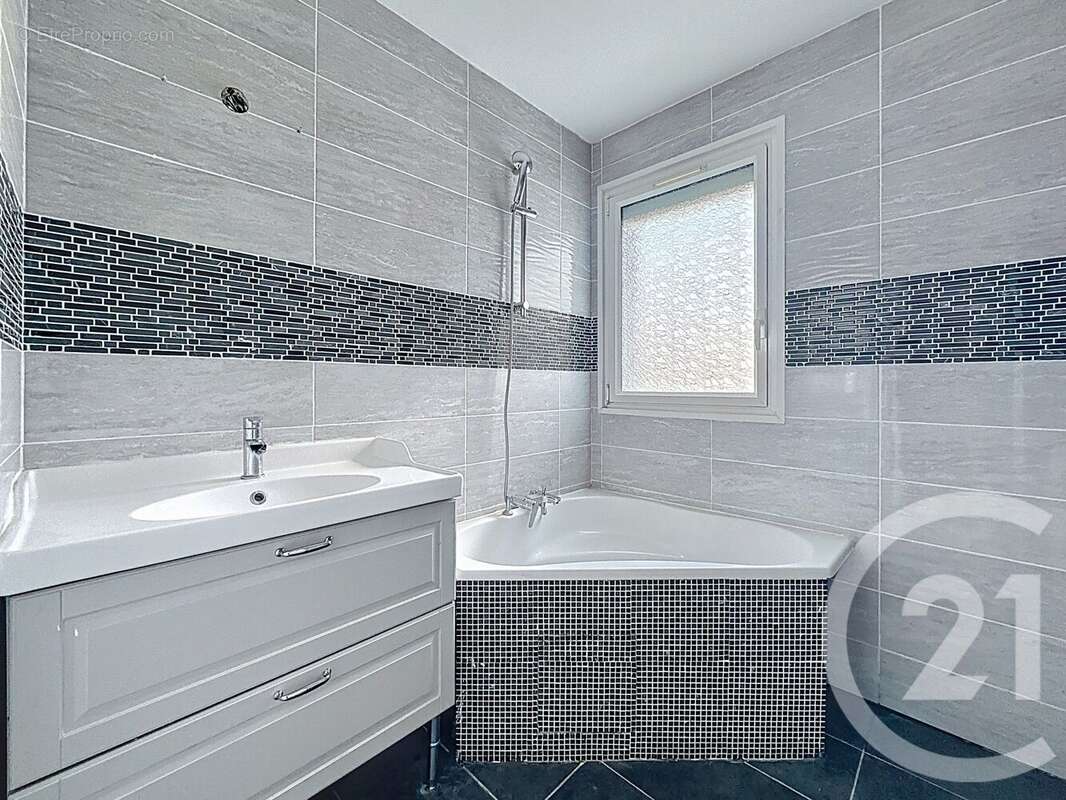 Photo 8 - Appartement à VILLENEUVE-LE-ROI