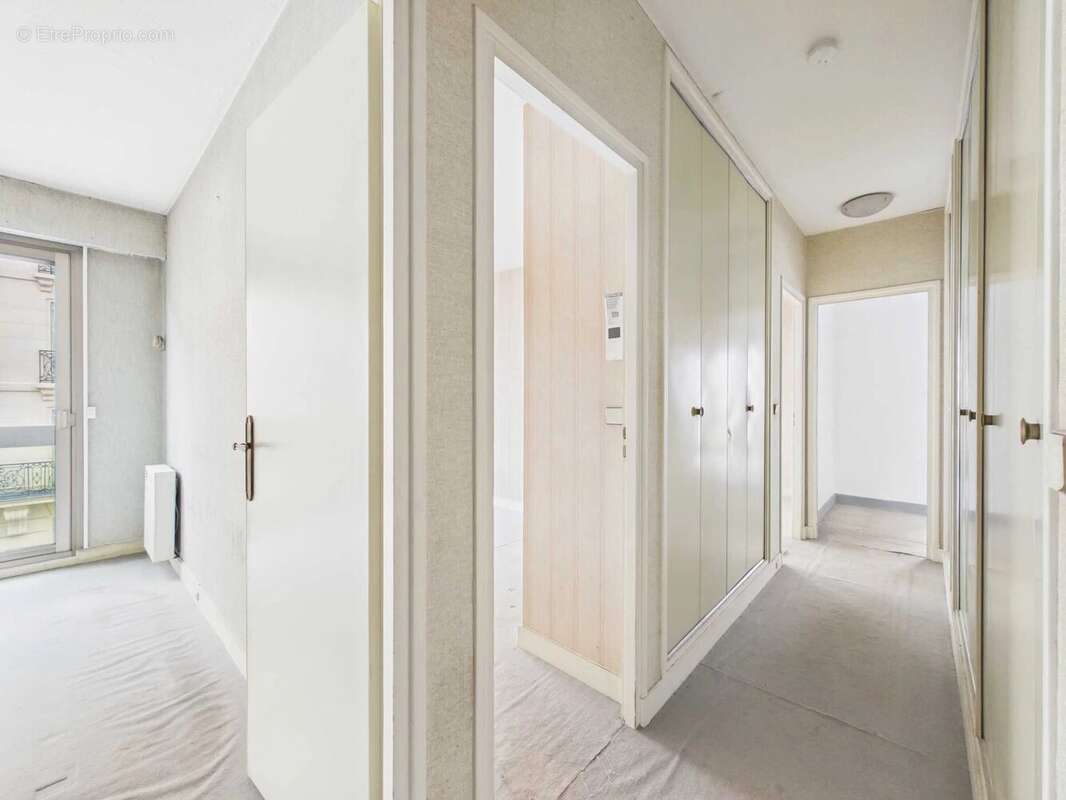 Appartement à PARIS-17E