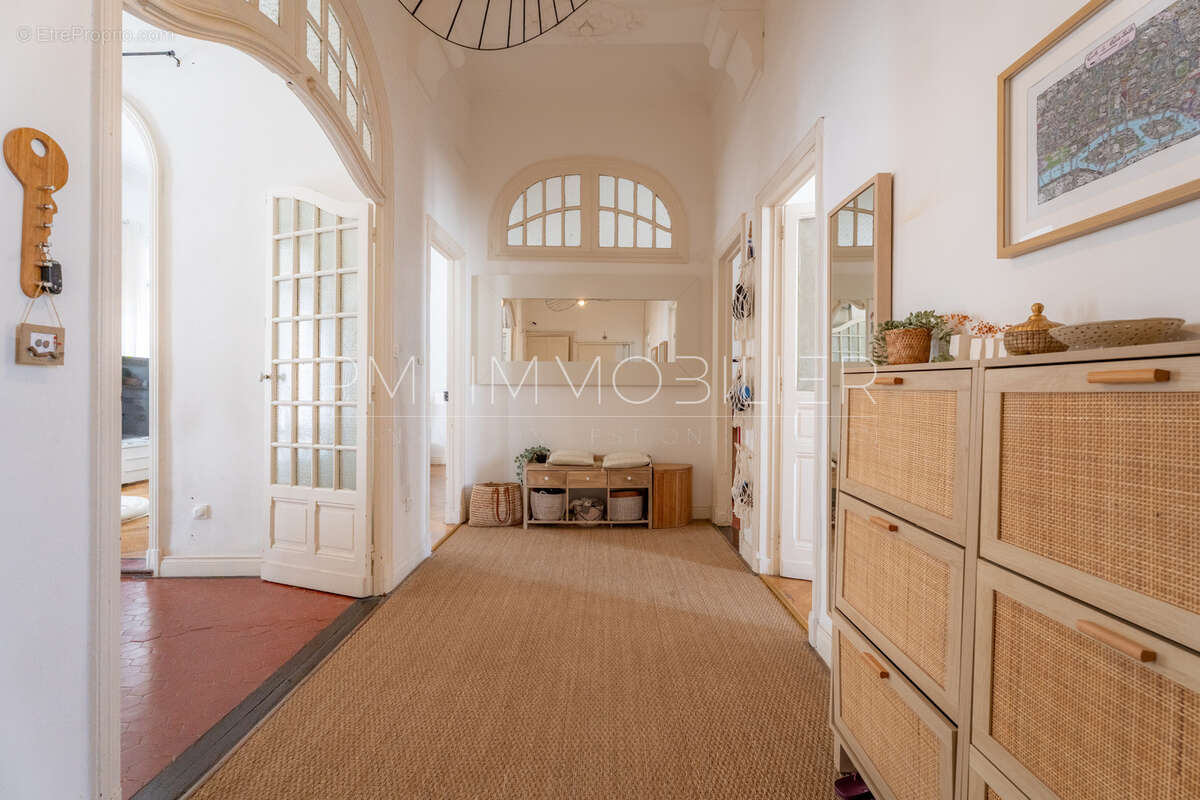 Appartement à MARSEILLE-1E