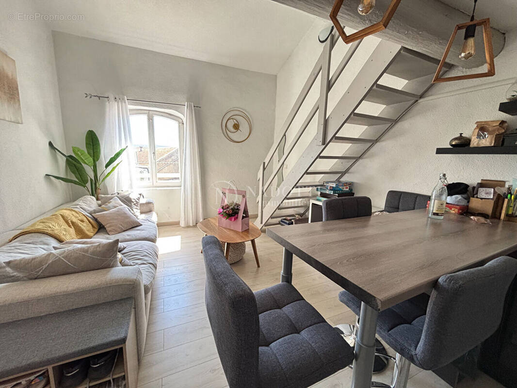 Appartement à CADENET