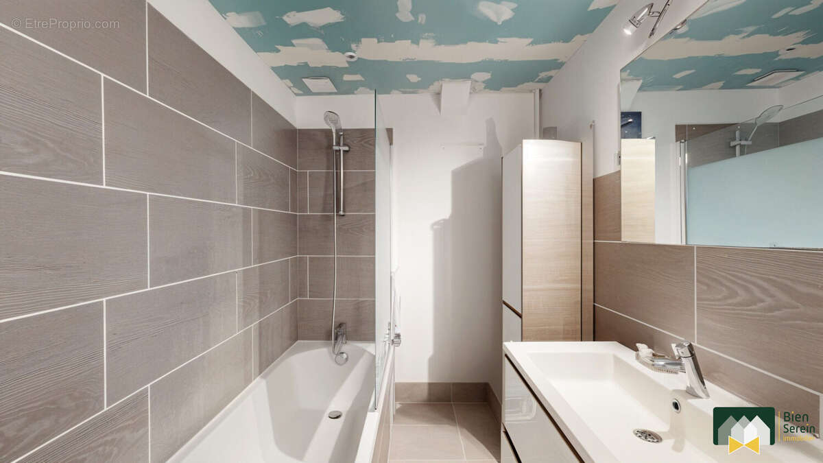 Salle de bains - Appartement à GALLARDON