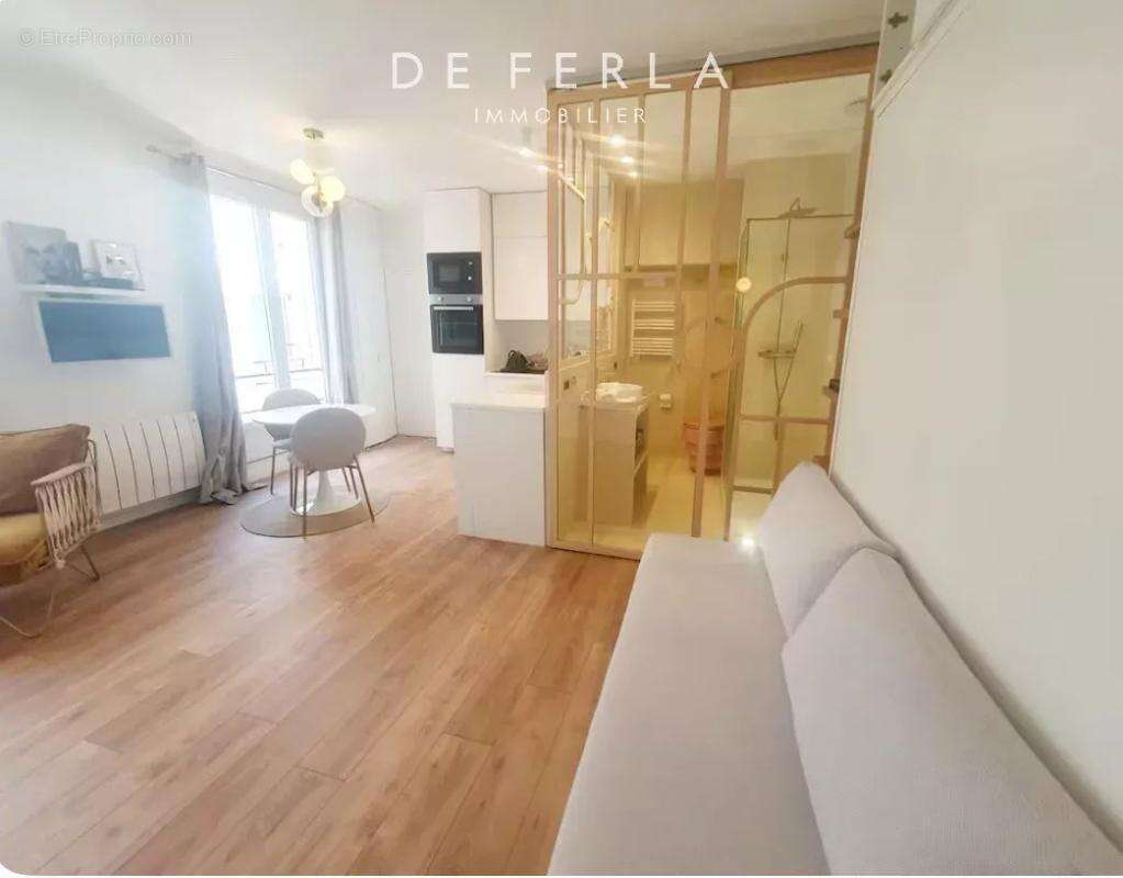 Appartement à PARIS-1E