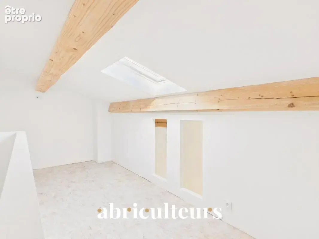 Maison T4 avec parking — Centre du village et vue Chaîne des Costes - Lambesc (13410) - photo 15