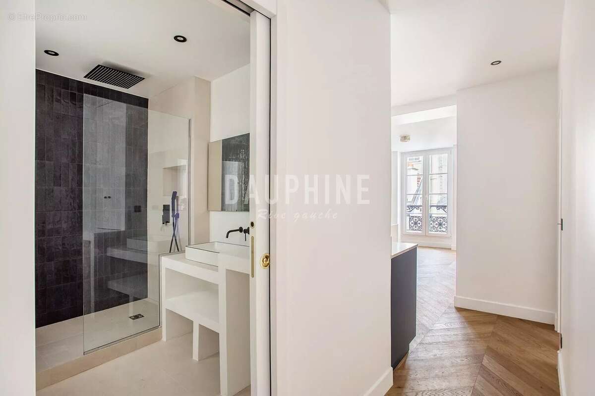 Pied à terre Place Saint Sulpice - photo 9