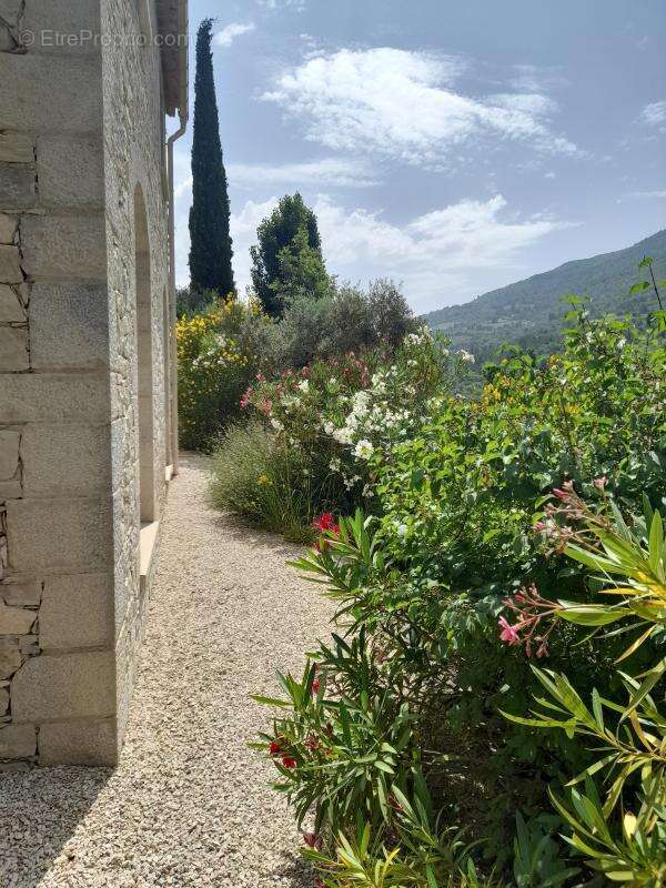 Maison à BUIS-LES-BARONNIES