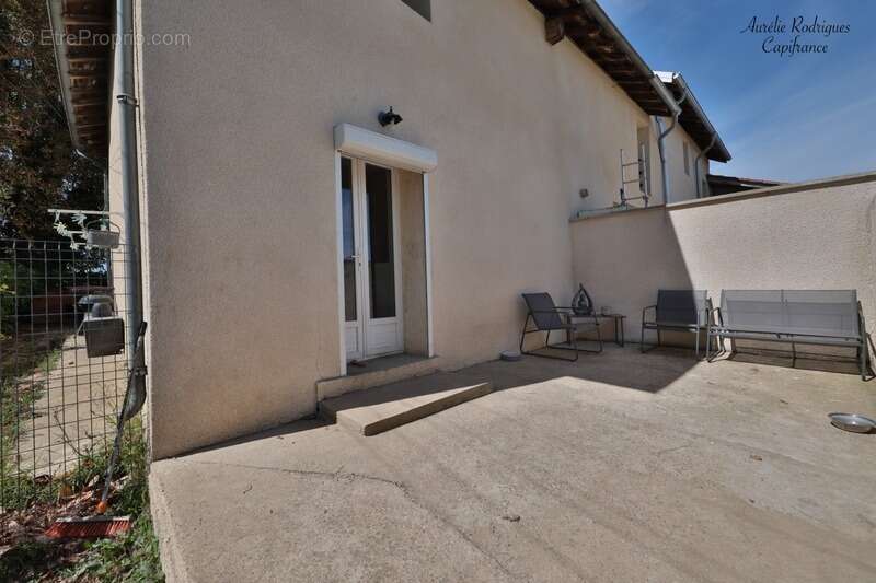 Maison à CHANOZ-CHATENAY