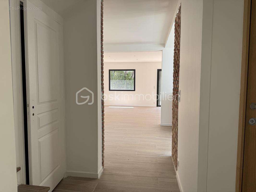 Maison neuve de 170 m2, 5 chambres, piscine, à toulon- quartier  la serinette - photo 7