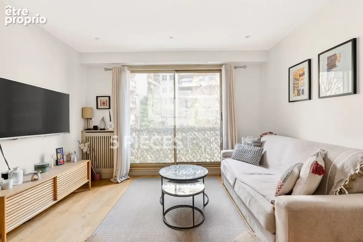 Rare - appartement rénové avec balcon, cave et parking - photo 5