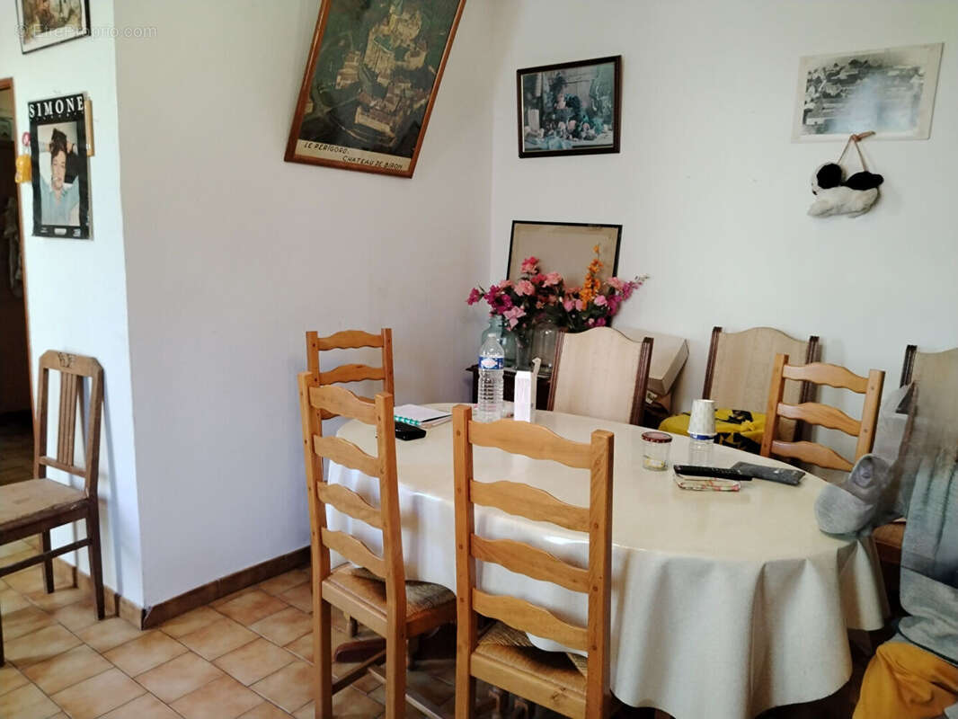 Maison de ville centre montpon menesterol - photo 7