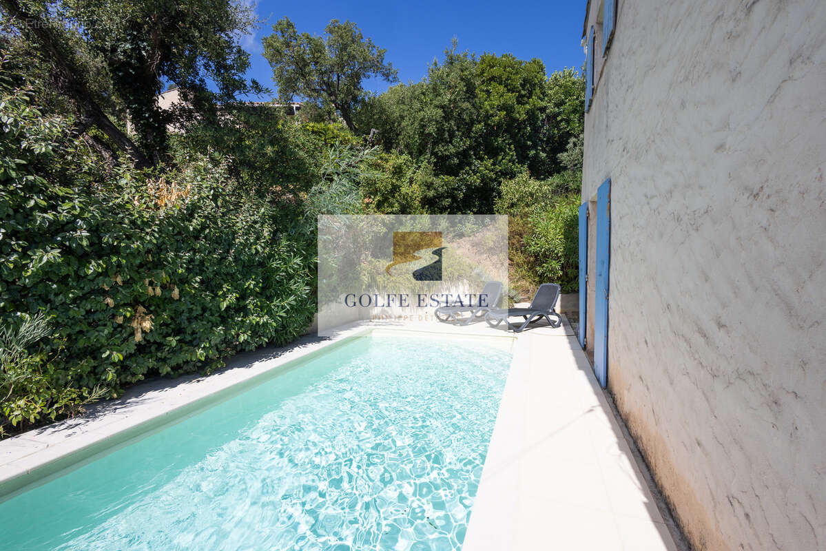 EXCLUSIVITÉ : Maison mitoyenne avec piscine, vue mer, 4 chambres - photo 3