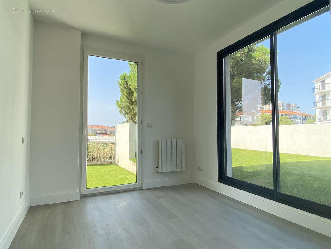 Un appartement t3, avec terrasse et jardin, garage, a perpignan sud - photo 7