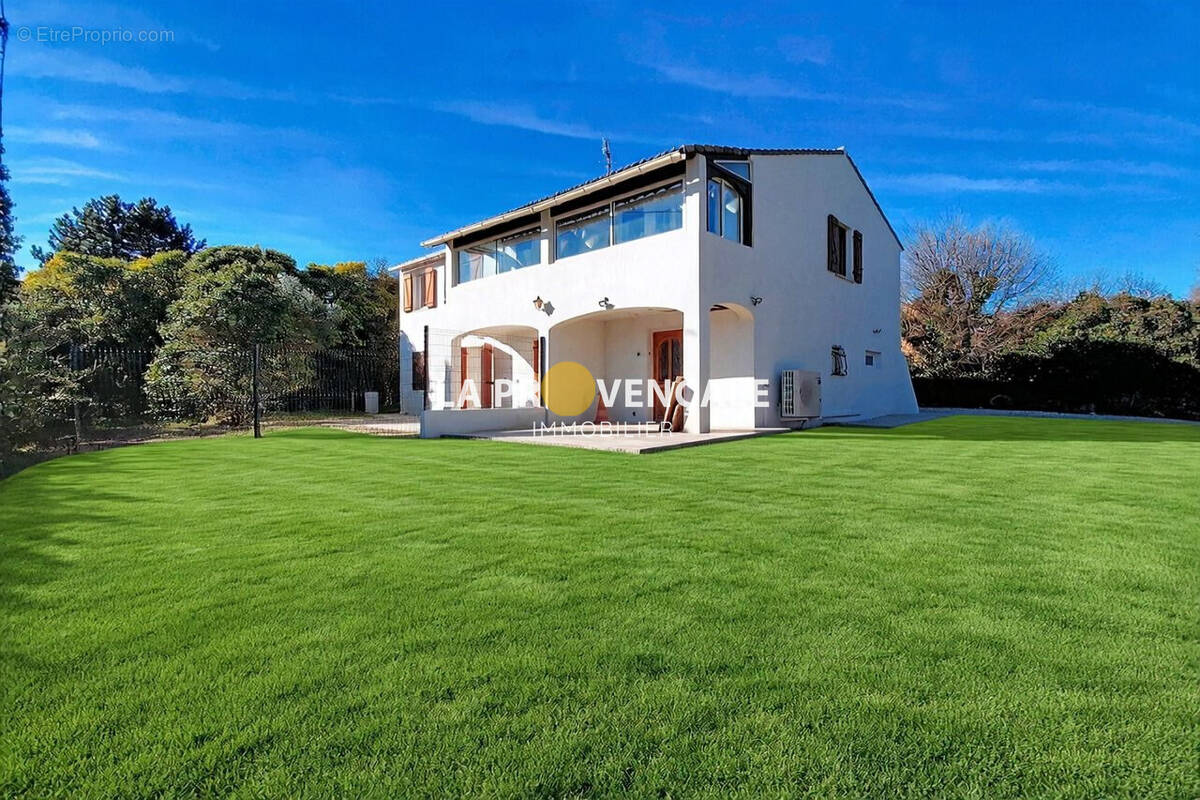 Appartement à GREASQUE