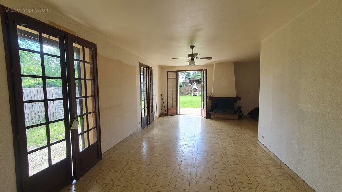 Maison 90 m² à Saint-Seurin-De-Prats  - photo 4