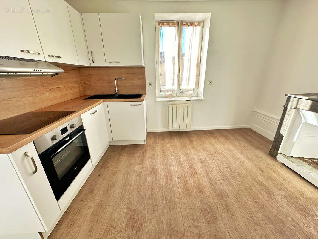 Appartement à SAINT-GEORGES-DE-RENEINS