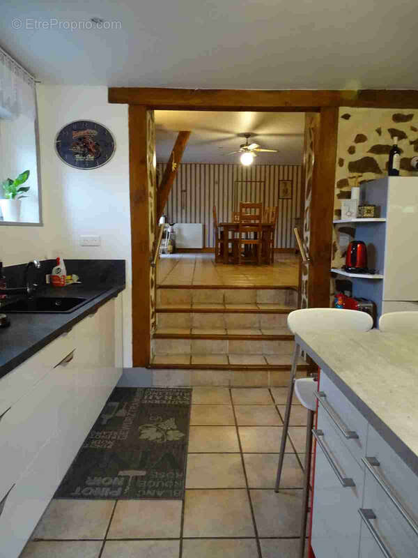 Maison à SAINT-LEONARD-DE-NOBLAT