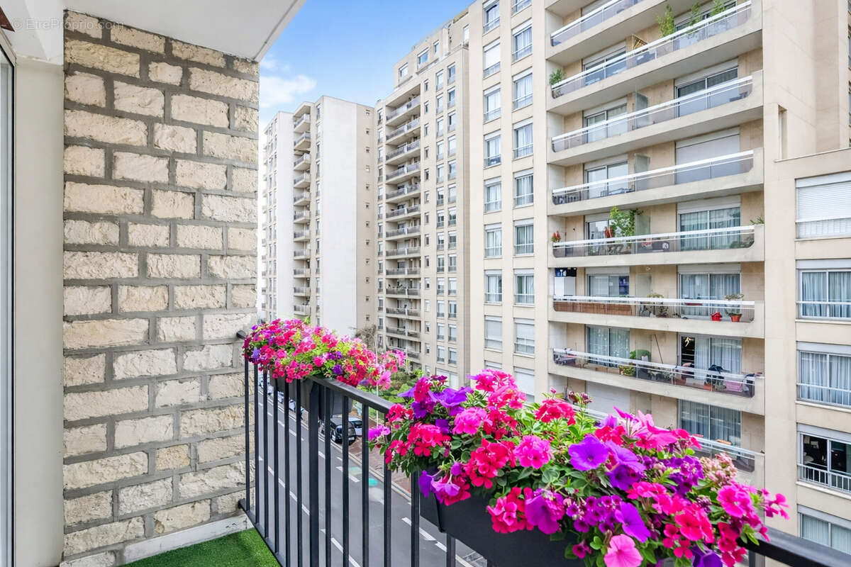 Appartement Courbevoie 3 pièce(s) 63.16 m2 - photo 2