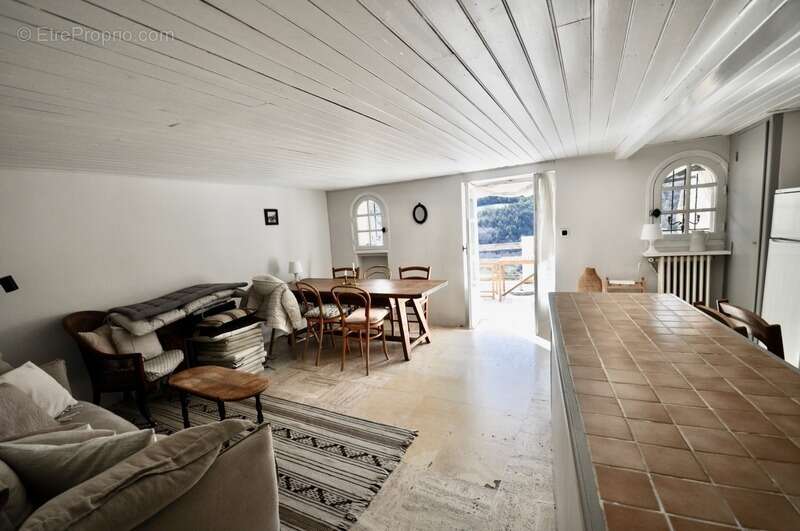 Dpt Alpes de Haute Provence (04), à vendre Proche Annot  Maison de charme en pierres 6 pièces 110 m² Terrasse, Vue - photo 3
