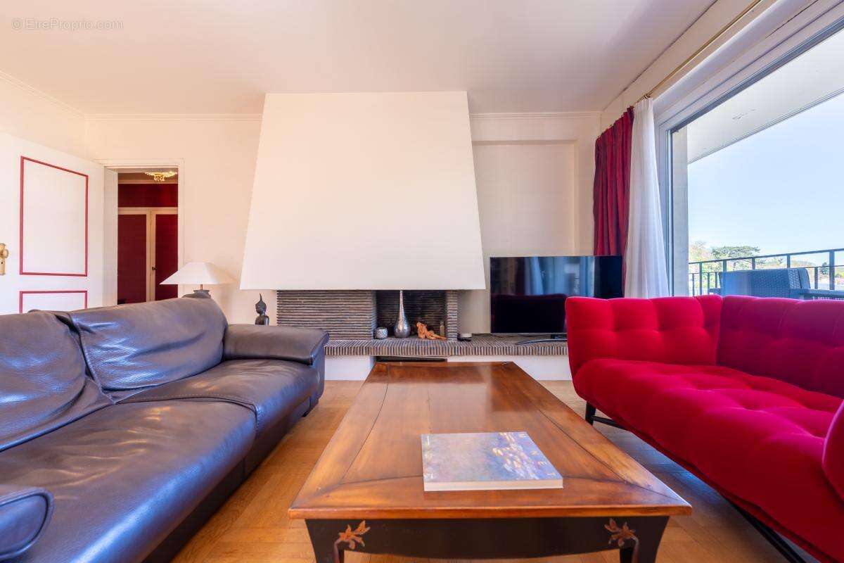 Appartement à VILLE-D'AVRAY