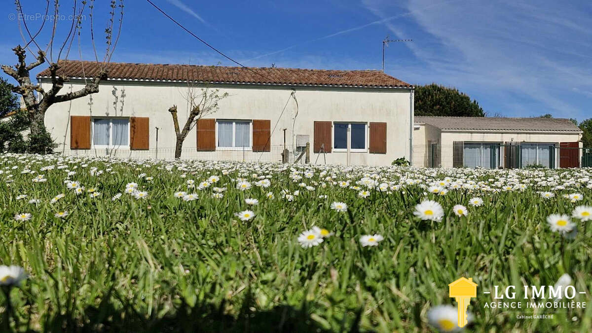 Ensemble de deux maisons, garage, terrain 1424 m2, aperçu estuaire - photo 2