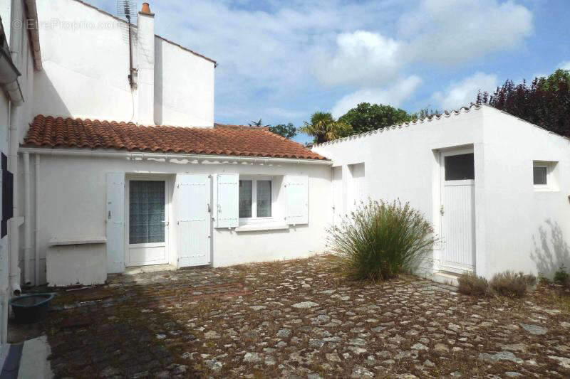 17190 - Maison 6 pièce(s) 106 m² + Garage 40 m² - Sauzelle - lIe d'Oléron - - photo 3