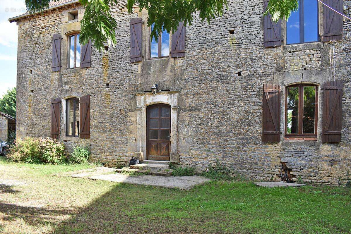 Corps de ferme Saint Genies 289 m2 - photo 4