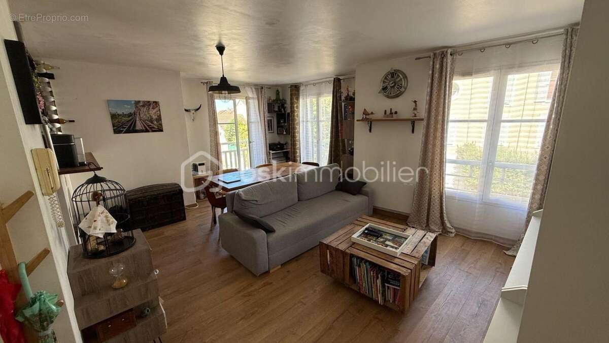 Appartement à BAILLY-ROMAINVILLIERS