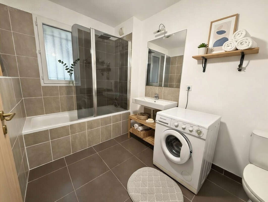 Appartement à LE ROVE