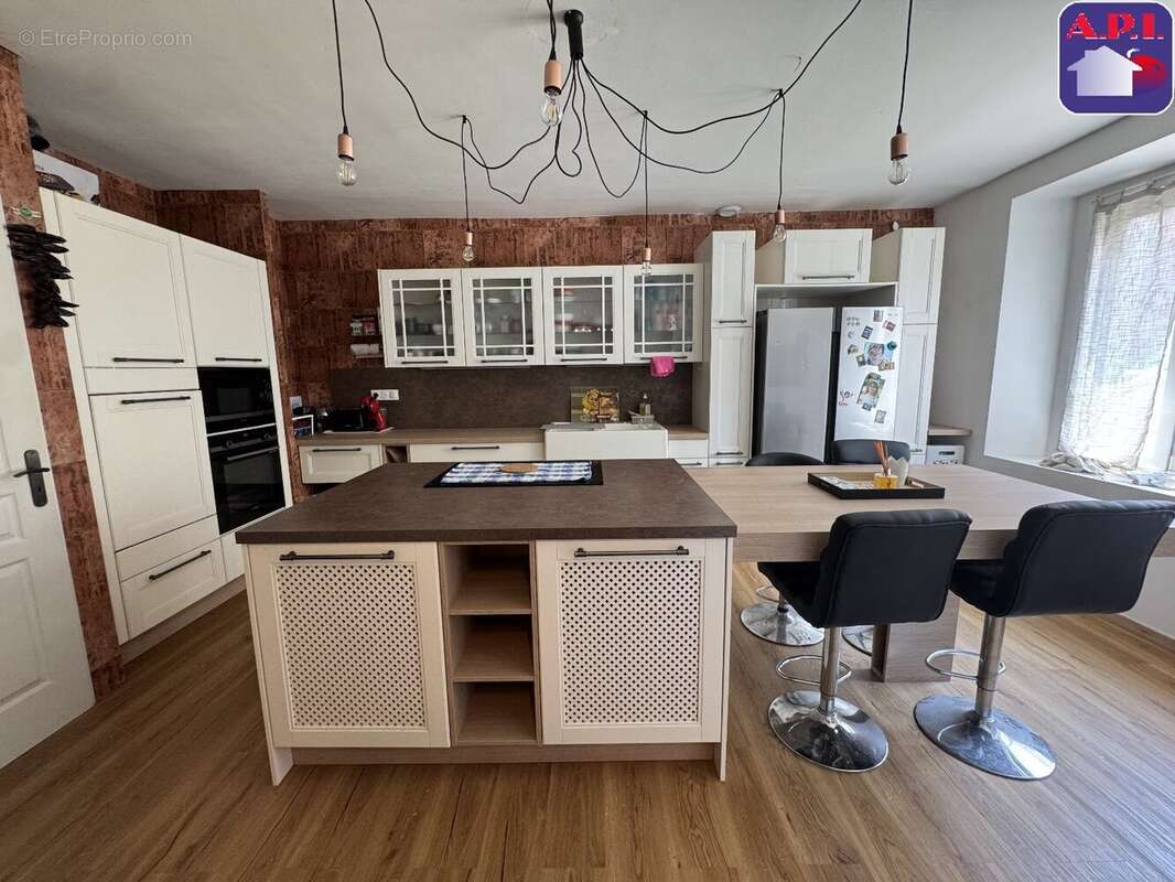 Maison 124 m² à Saint-Felix-De-Rieutord  - photo 2