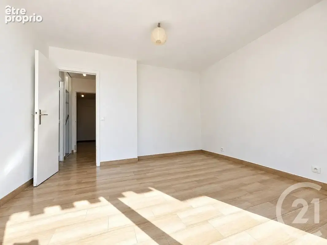 Appartement 3 pièces 68 m² à vendre à Saint-Laurent-Du-Var (06700) - photo 14