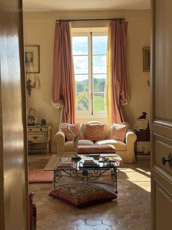 Maison à VIC-FEZENSAC