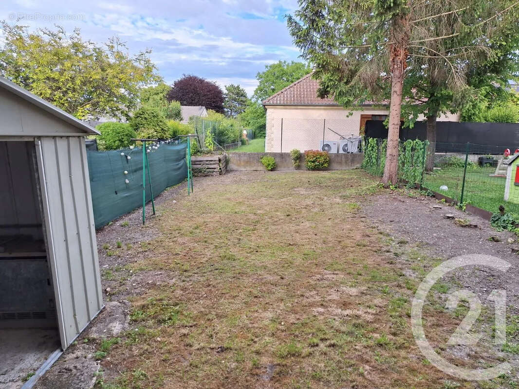 Maison à SAINT-BRICE-COURCELLES