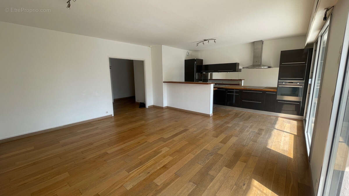 Appartement à MARSEILLE-6E