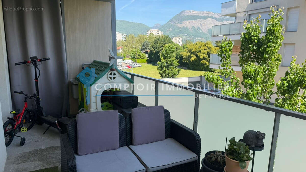 Appartement à SAINT-MARTIN-D'HERES