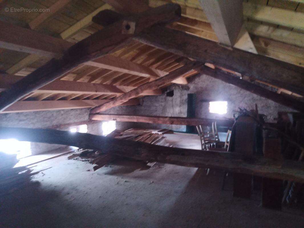 Maison à SOLIGNAC-SOUS-ROCHE