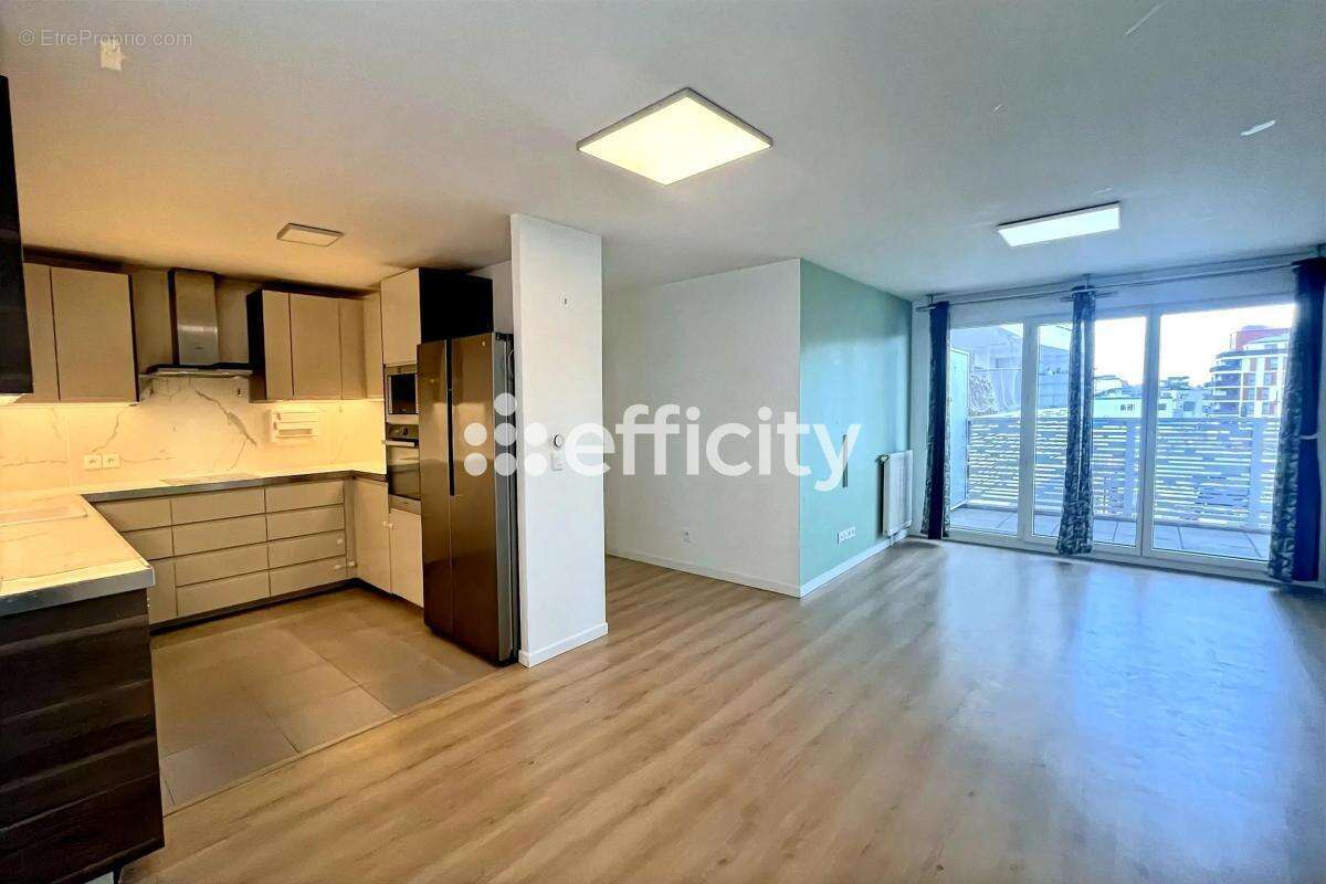 Appartement à COLOMBES