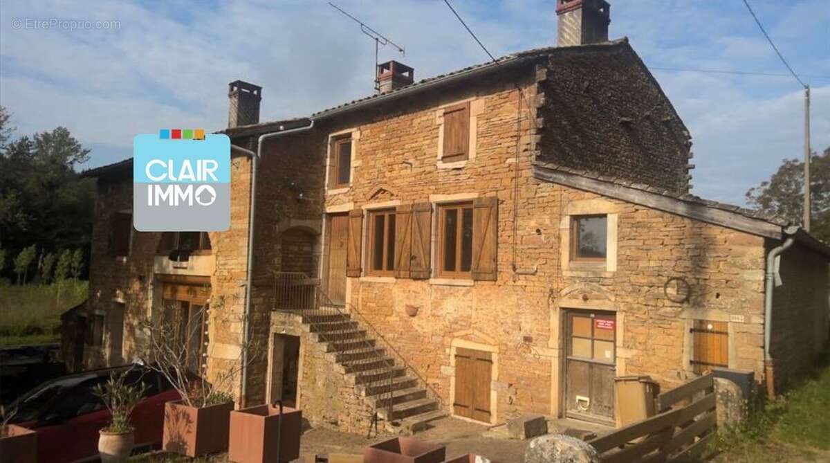 A la salle 10 km de macon en bourgogne maison en pierres a - photo 14