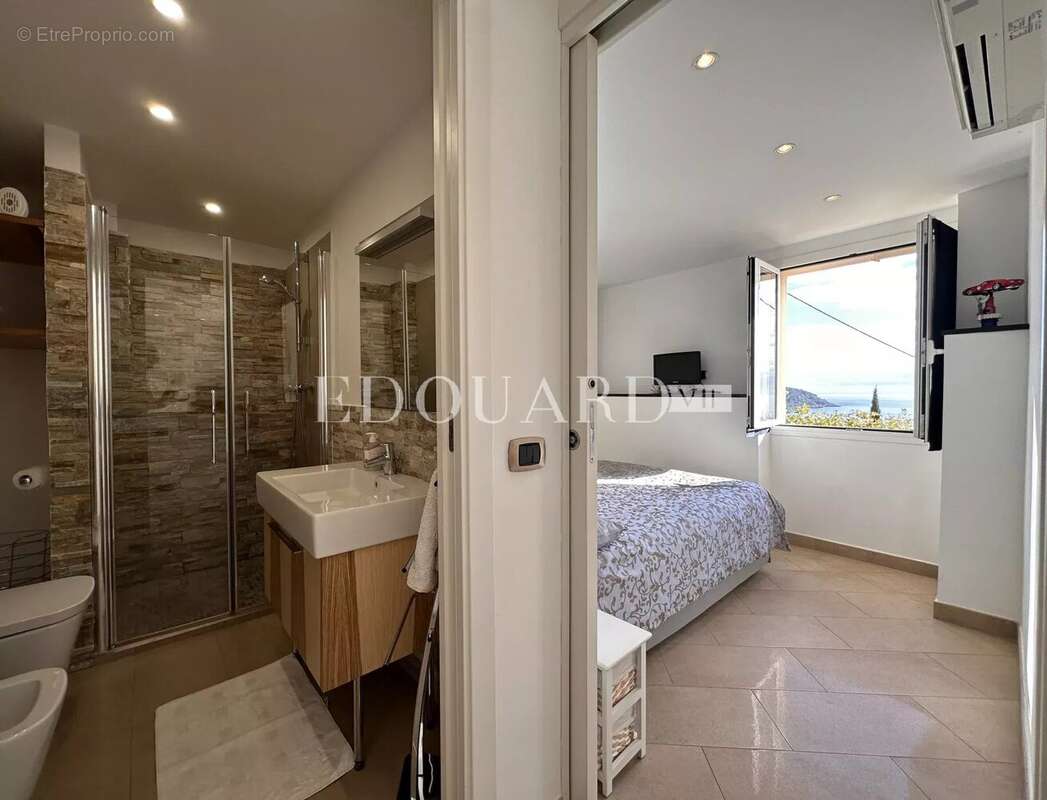 Appartement à ROQUEBRUNE-CAP-MARTIN