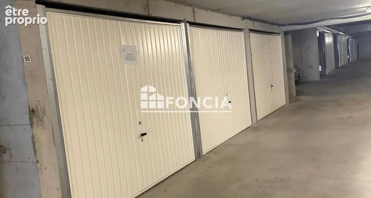 St Genis Pouilly  :  Dans résidence sécurisé garage en sous sol de 15.54m2 - photo 2