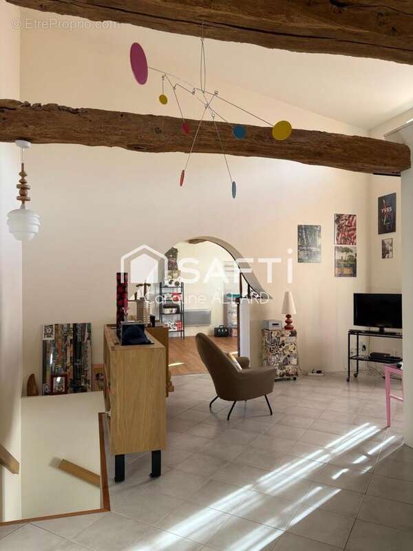 Maison 176 m² à Montpezat  - photo 9