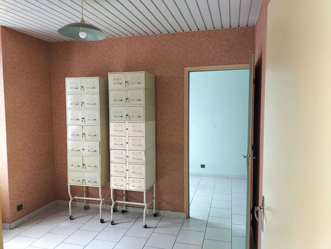 Commerce à TONNAY-CHARENTE