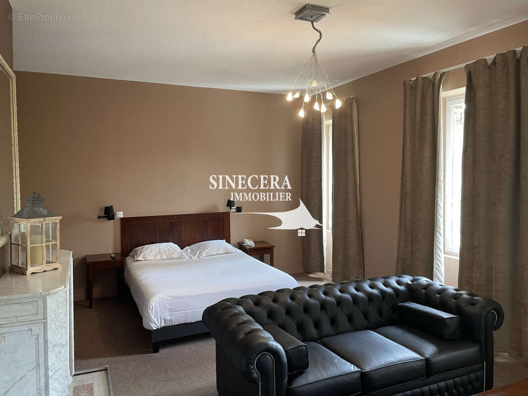 Appartement à SALLES