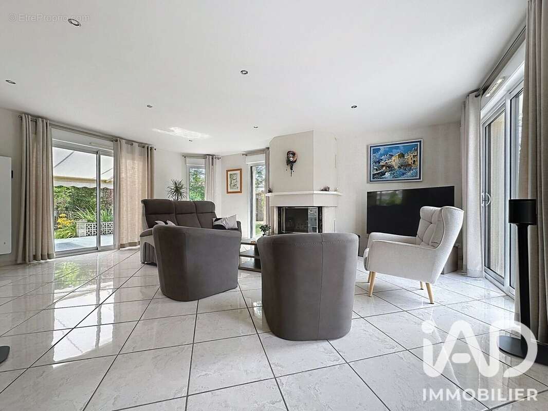 Maison 193 m² à Vieille-Eglise-En-Yvelines  - photo 5