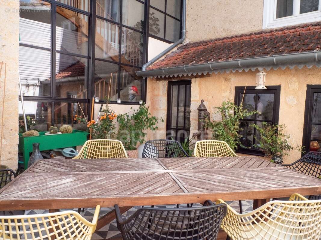 Demeure d'exception au coeur de l'ancienne rue Royale, 6 pièces, 290 m2 avec petit patio  (32) - photo 44