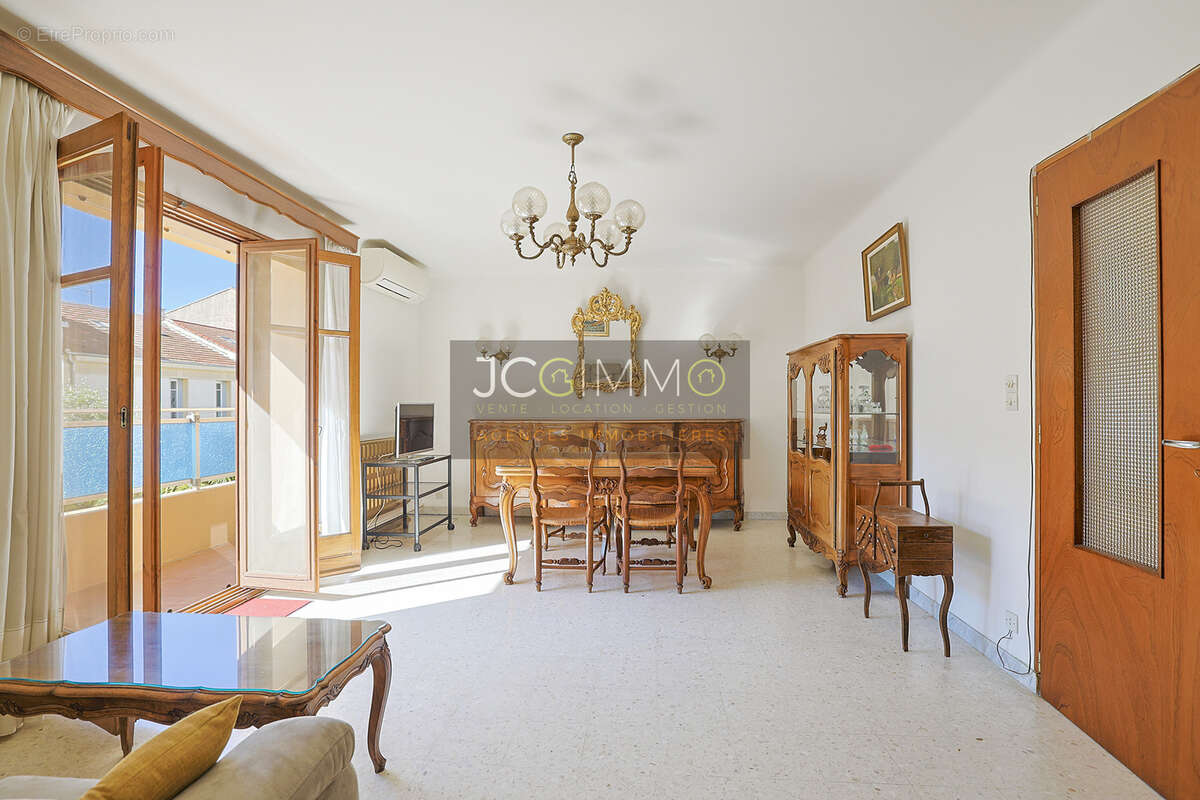 Appartement à HYERES